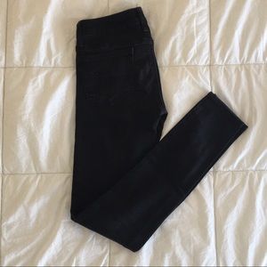 Simple black american eagle super stretch jegging